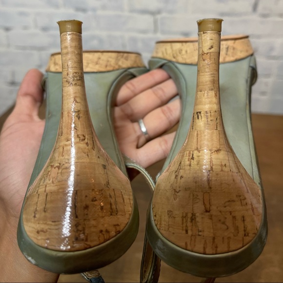 Staurt Weitzman metallic & cork sling back heels - Picture 10 of 14